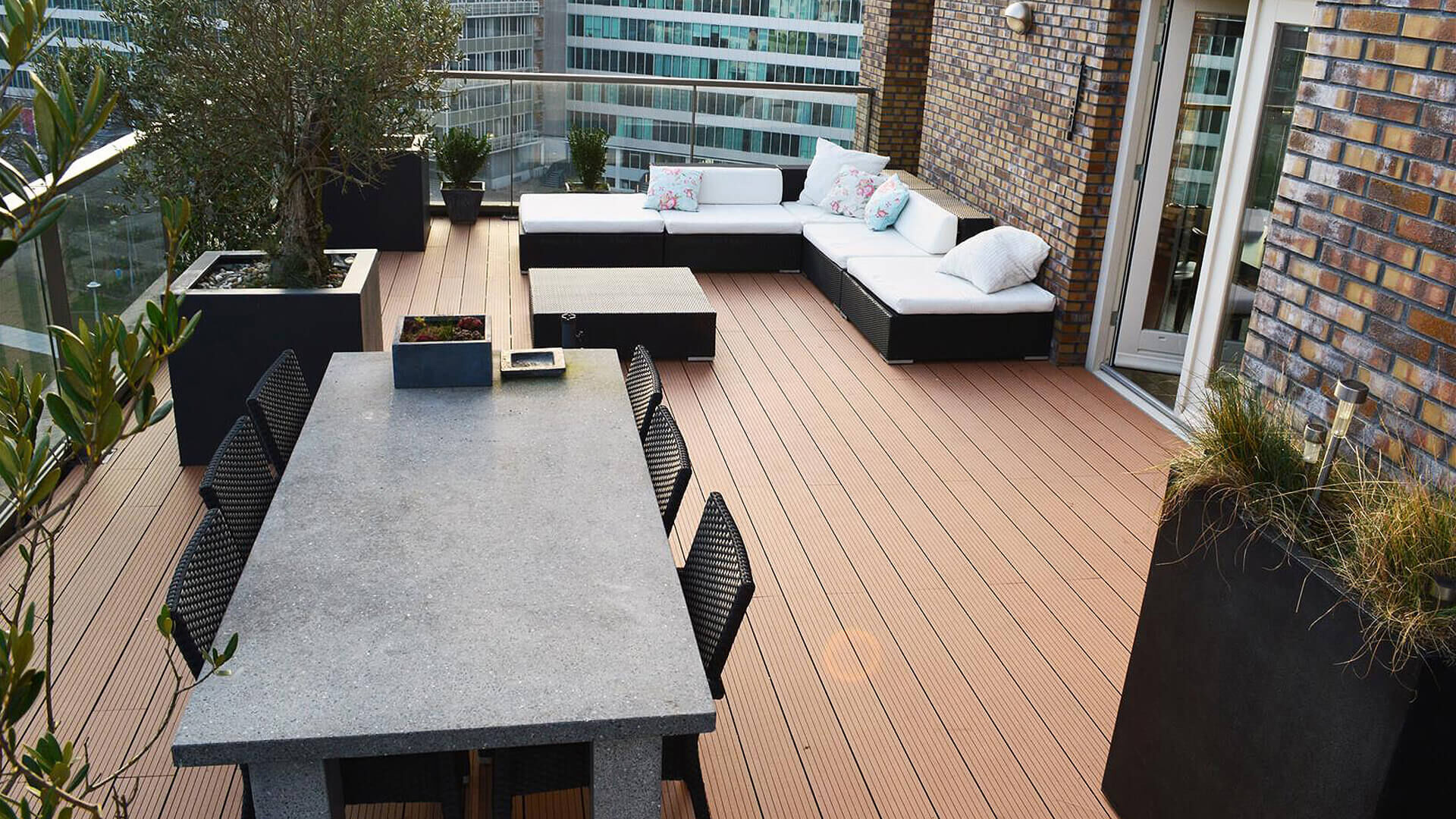 Composiet vlonderplank • ProDeck™ • bankiraibruin • breedribbel • dakterras in Amsterdam