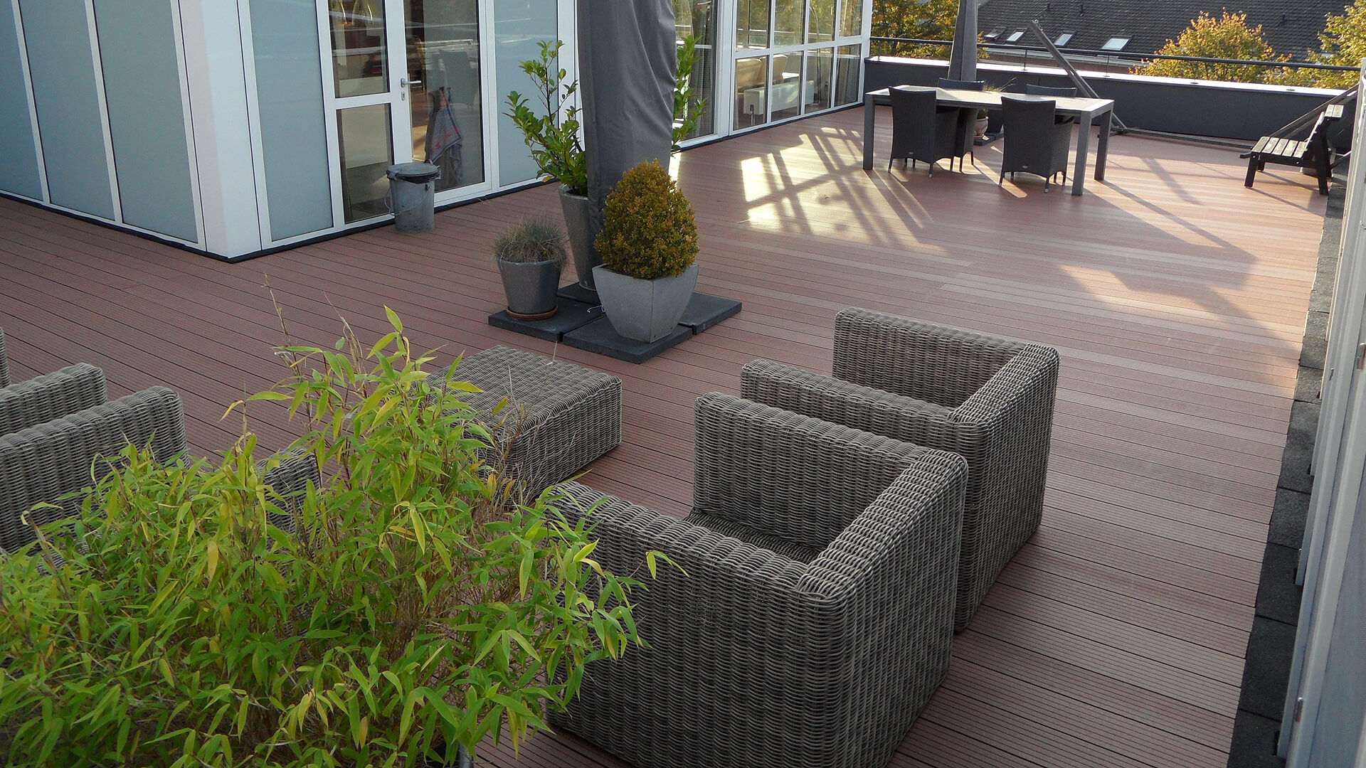 Composiet vlonderplank • ProDeck™ • donkerbruin • breedribbel • dakterras